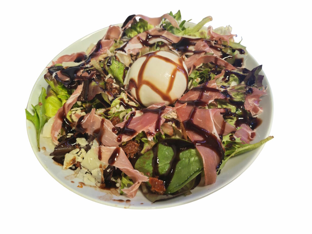 Salade italienne avec burrata
